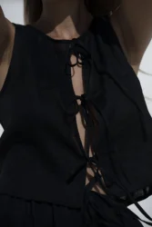 Lniana bluzka wiązana twist – czarny