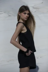 Lniana prosta bluzka pure – czarny