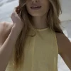 Lniana sukienka midi rozkloszowana flow – pastelowy zolty