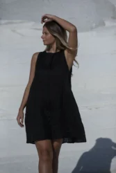 Lniana sukienka rozszerzana simple – czarny