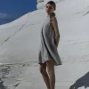 Lniana sukienka rozszerzana simple – naturalny len