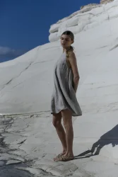 Lniana sukienka rozszerzana simple – naturalny len