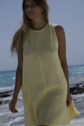 Lniana sukienka rozszerzana simple – pastelowy zolty