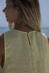 Lniana sukienka rozszerzana simple – pastelowy zolty