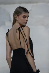 Lniana sukienka wiązana minimal – czarny