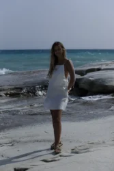 Lniana sukienka wiązana minimal – smietankowy bialy