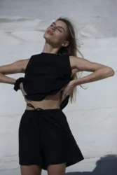 Lniane szorty z wysokim stanem base – czarny