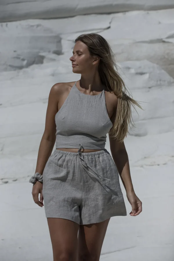 Lniane szorty z wysokim stanem base – naturalny len