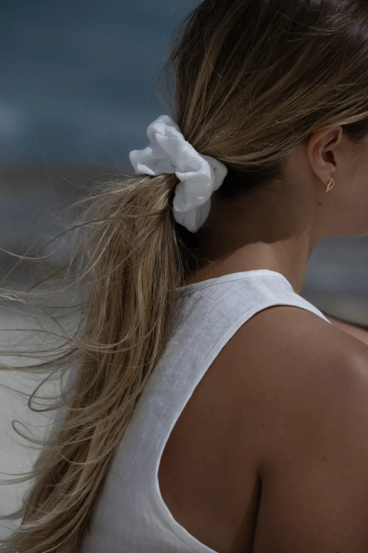 Lniana gumka scrunchie smietankowy bialy