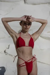 Bikini gora Love