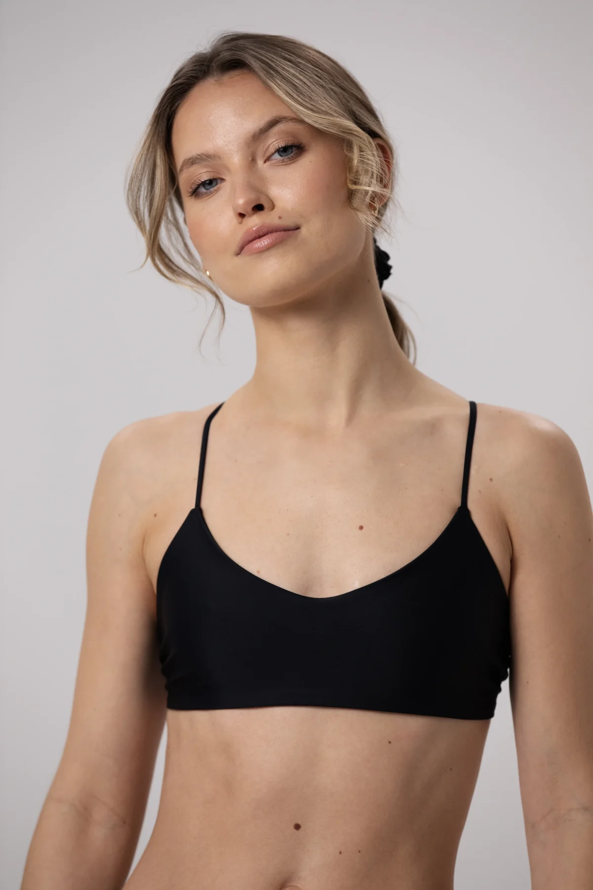 Line - gora stroju kapielowego Black