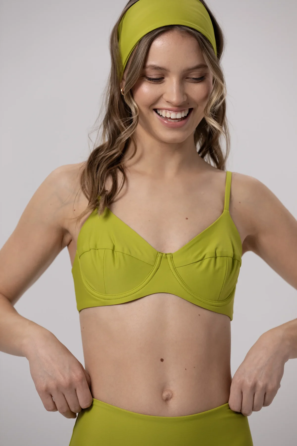 Shape - gora stroju kapielowego Lime