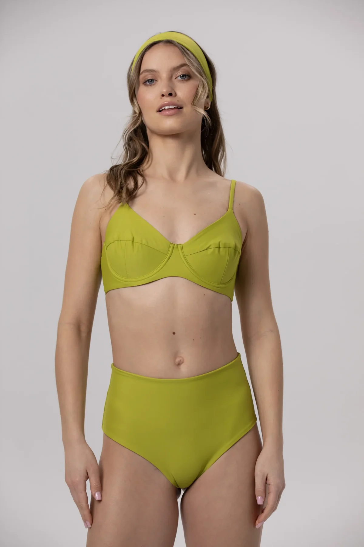 Shape - gora stroju kapielowego Lime