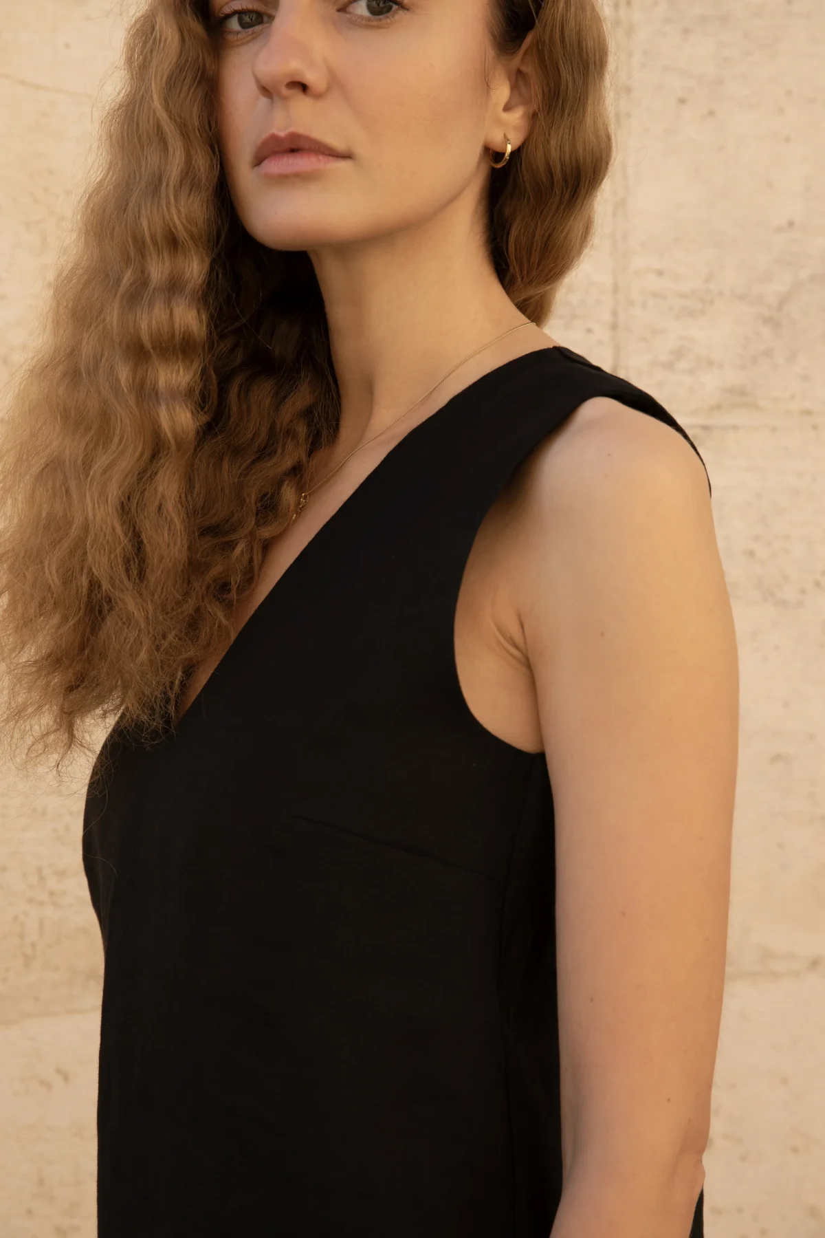 Lniana bluzka V Harmony - Black