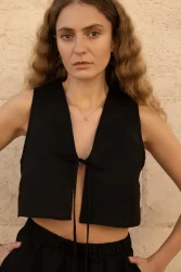 Lniany top V Bow - Black