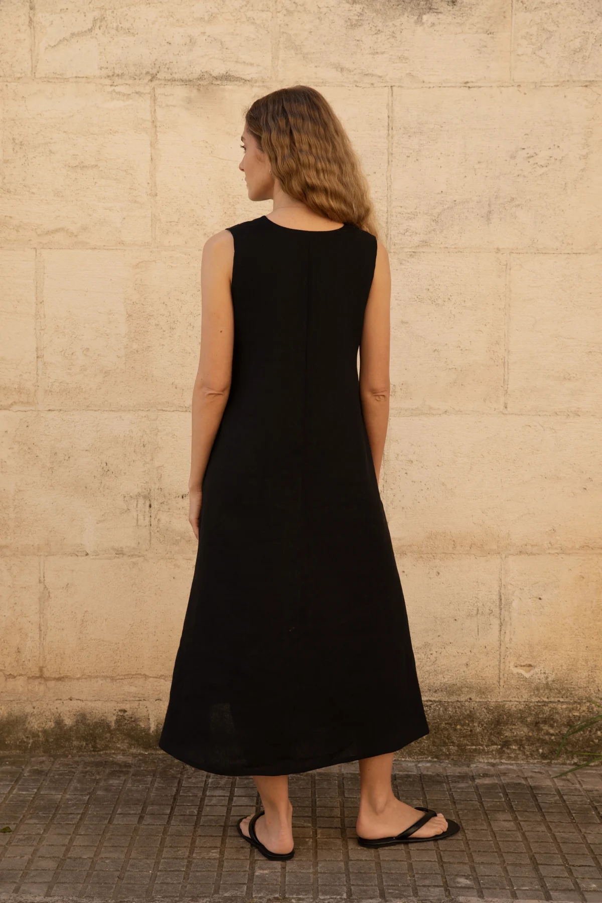 Lniana sukienka Midi V Harmony - Black