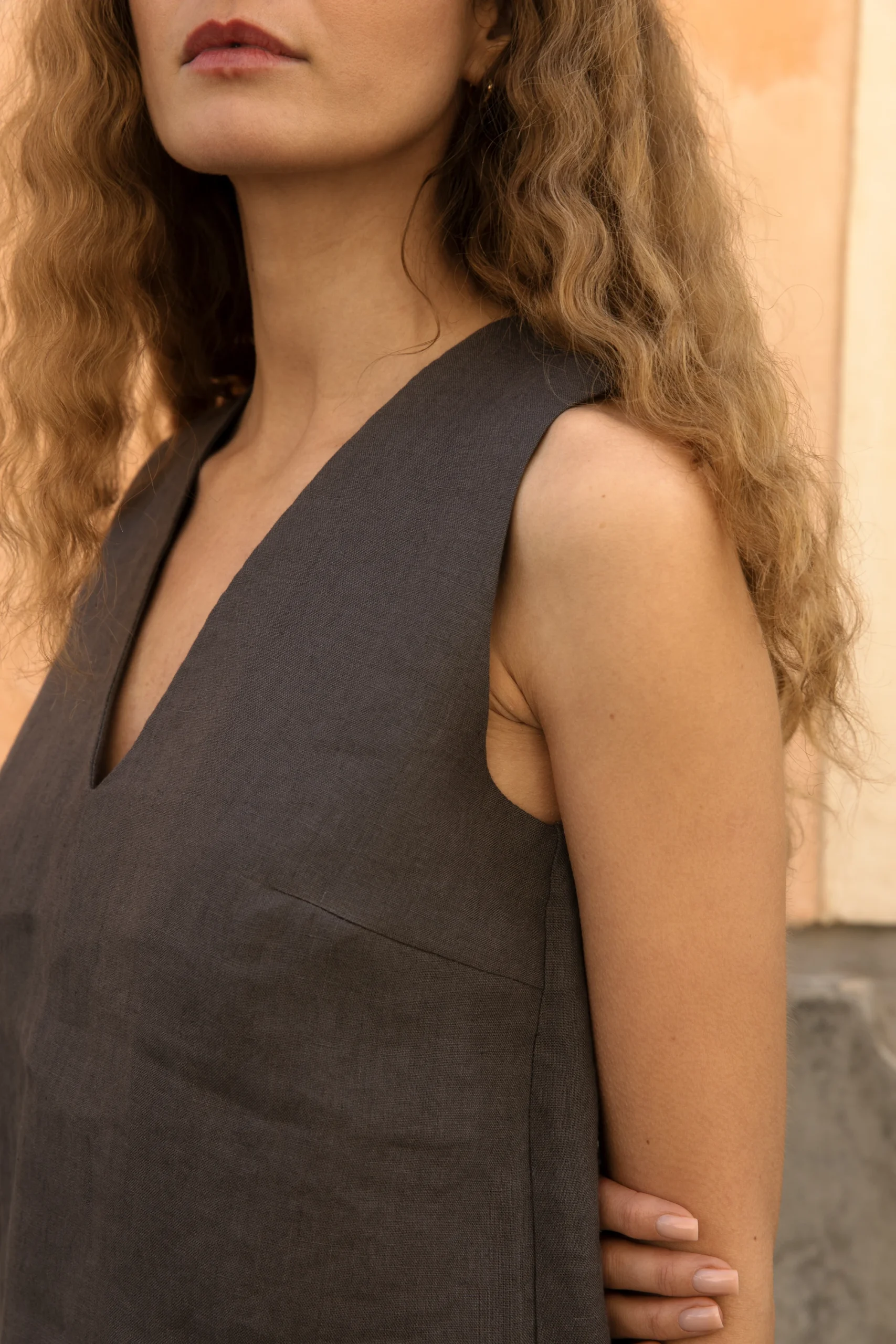 Lniana bluzka V Harmony - Dark Grey