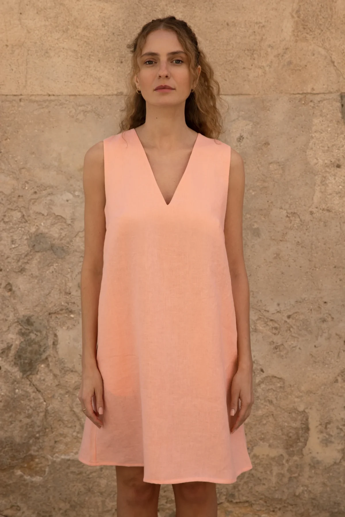 Lniana sukienka Mini V Harmony - Peachy Rose