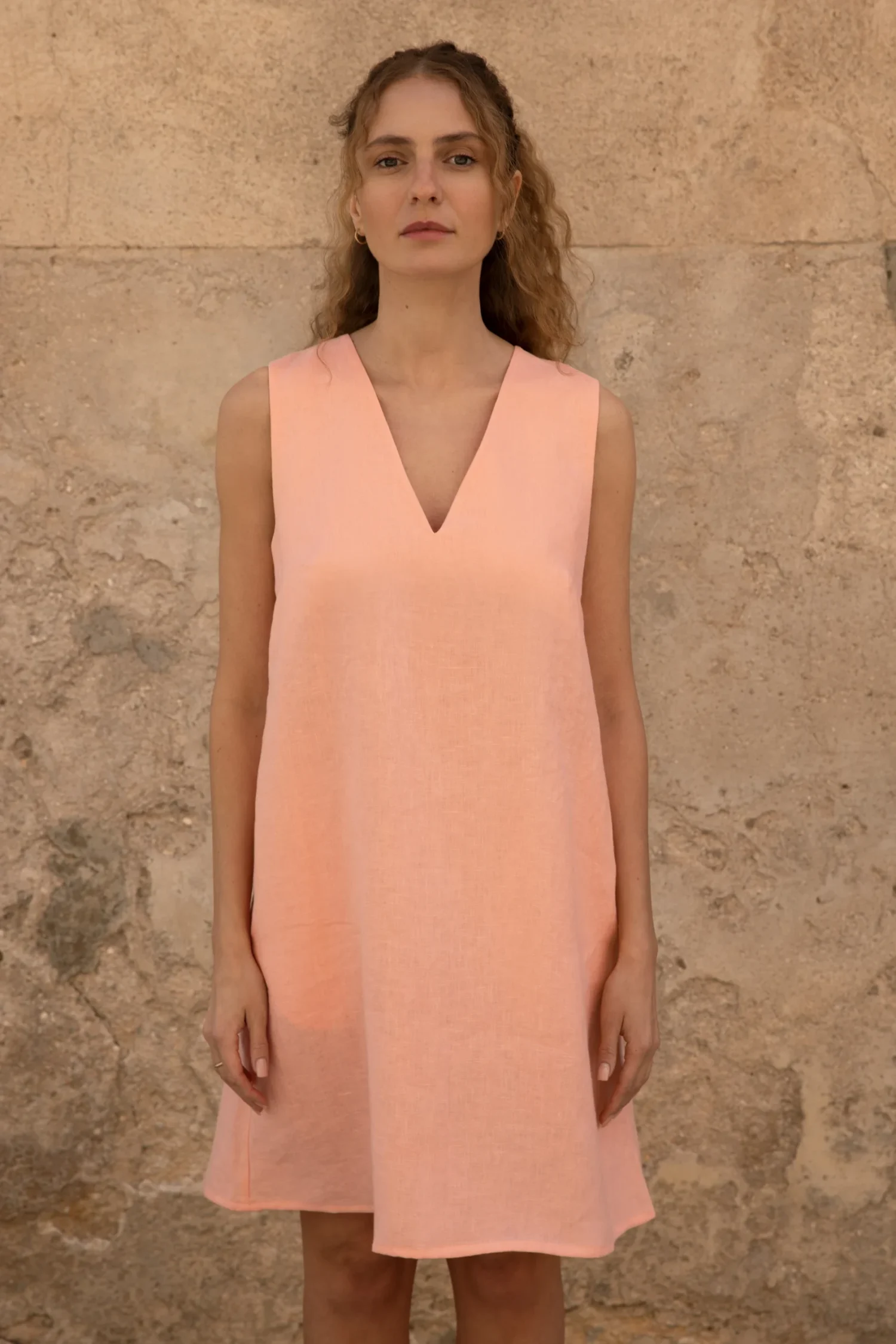 Lniana sukienka Mini V Harmony - Peachy Rose
