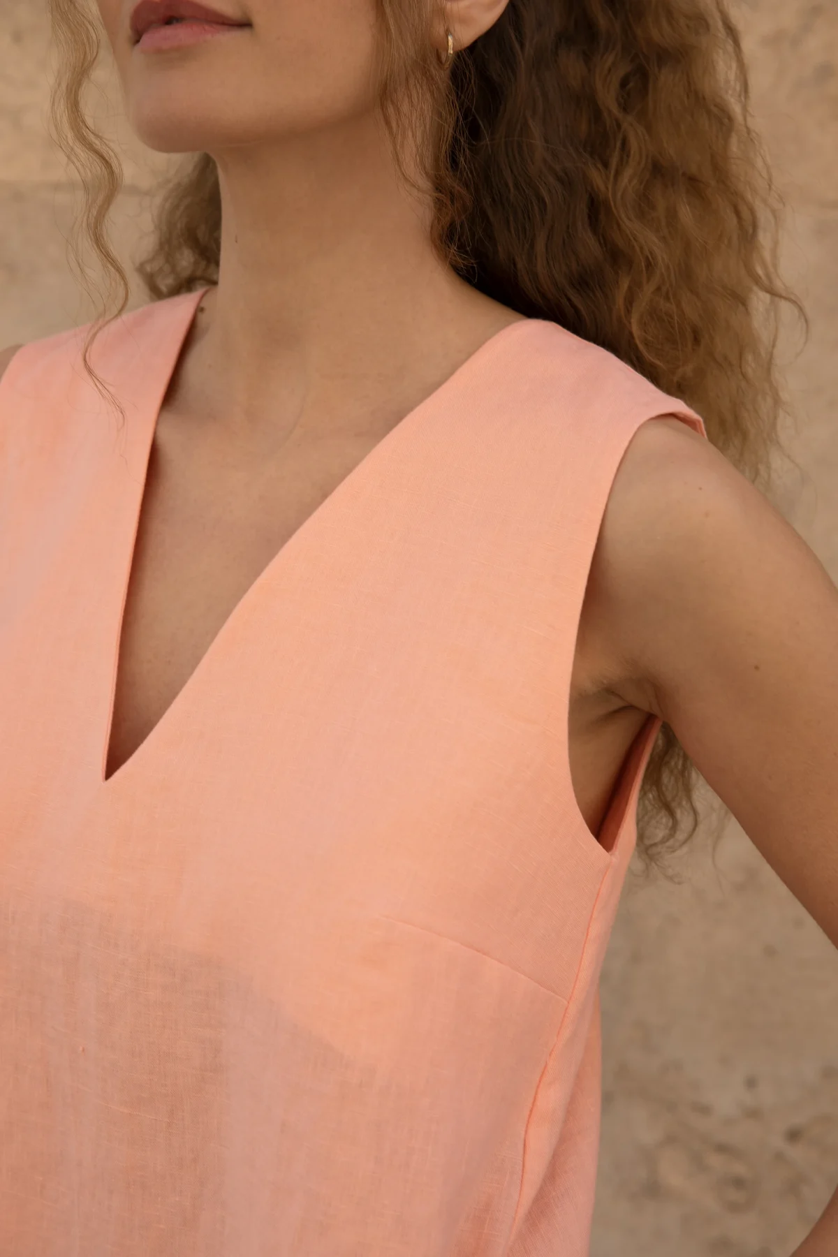 Lniana sukienka Mini V Harmony - Peachy Rose