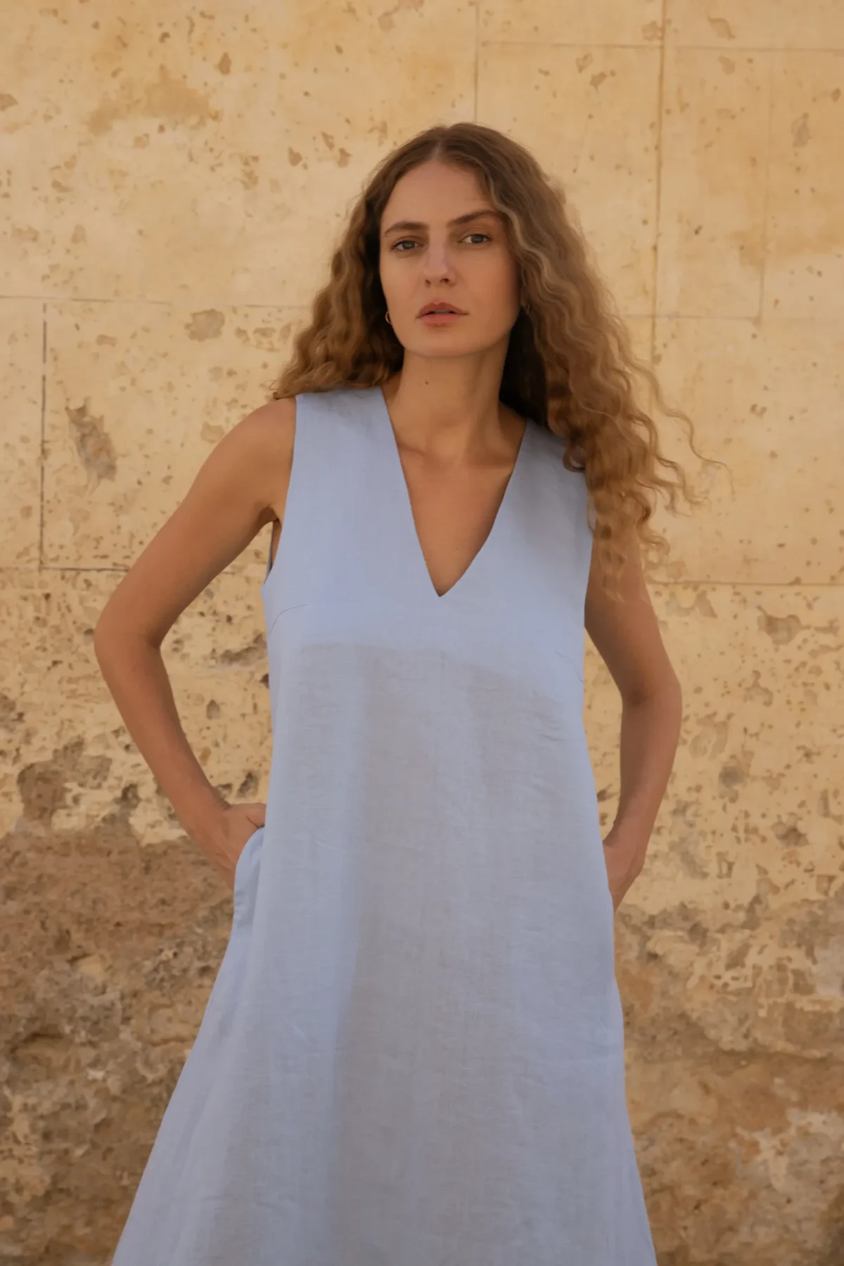 Lniana sukienka Midi V Harmony - Sky Blue