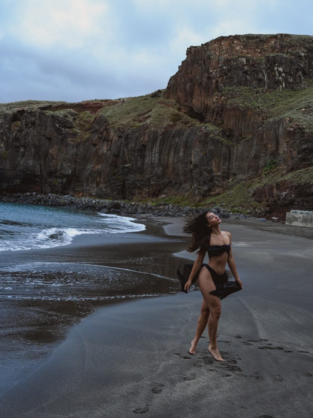 Instagram post from korneliarataj. This post is in position 0.